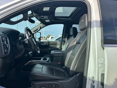 Used 2022 Chevrolet Silverado 2500 High Country w/ Z71 Off-Road Package image 10