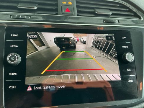 Used 2022 Volkswagen Tiguan SE image 22