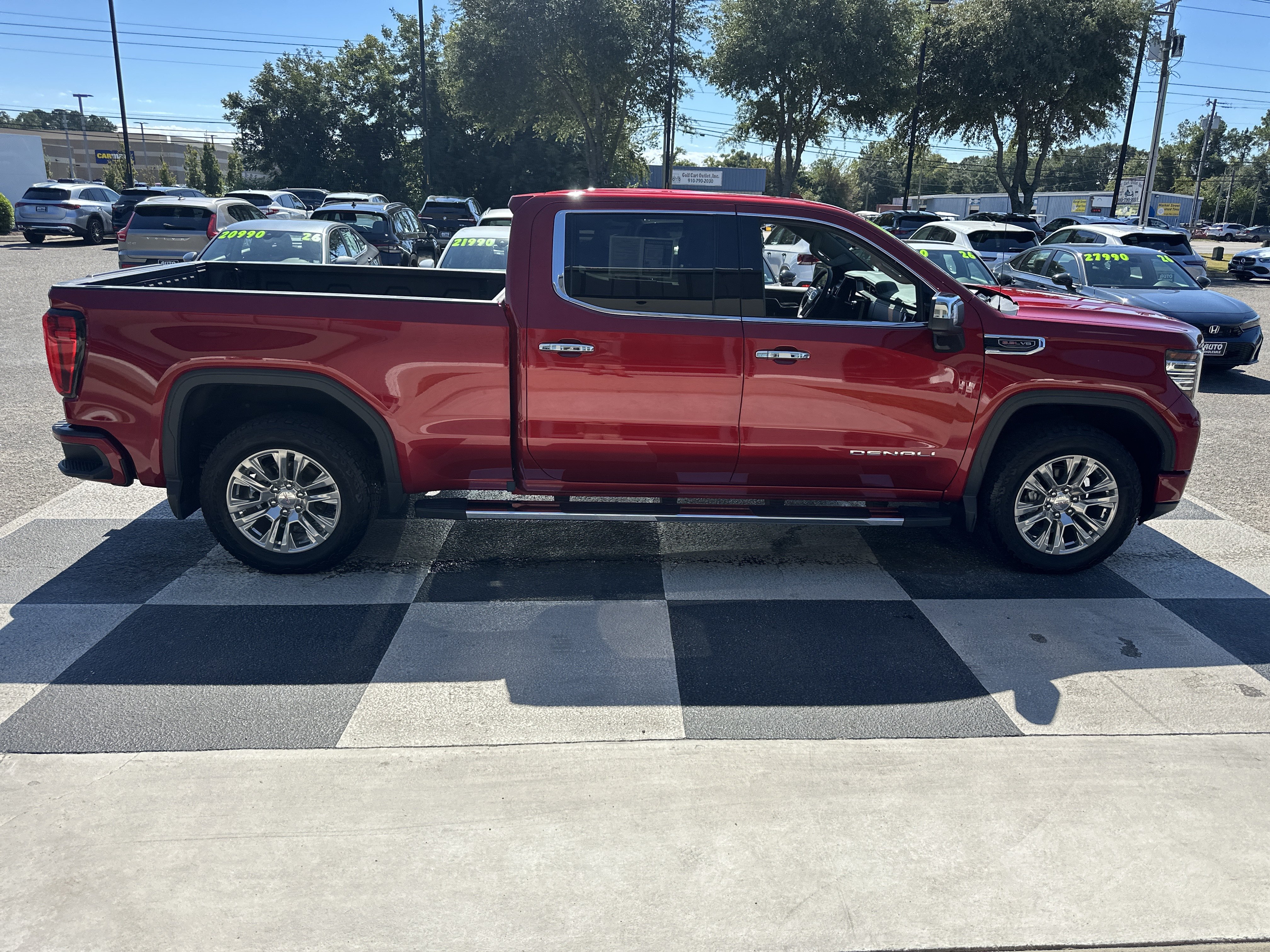 Used 2024 GMC Sierra 1500 Denali w/ Technology Package AWD/4WD image 3