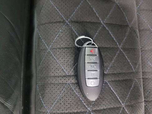 Used 2016 Nissan Maxima SR FWD image 32