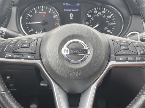 Used 2018 Nissan Rogue SV w/ Premium Package image 34
