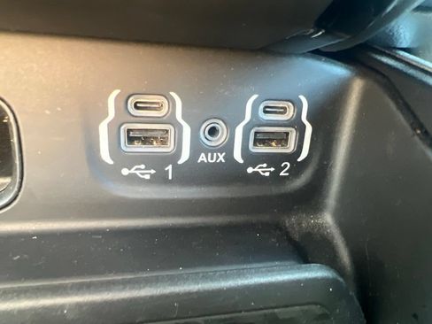 Used 2023 RAM 1500 Big Horn AWD/4WD image 32