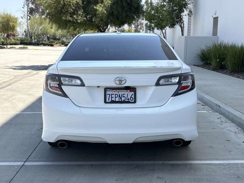 Used 2013 Toyota Camry SE w/ Leather Pkg FWD image 3