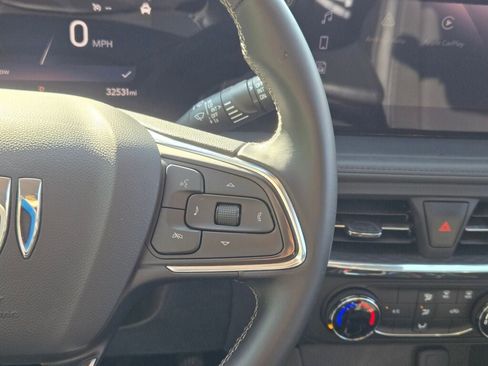 Certified 2025 Buick Encore GX Preferred FWD image 30