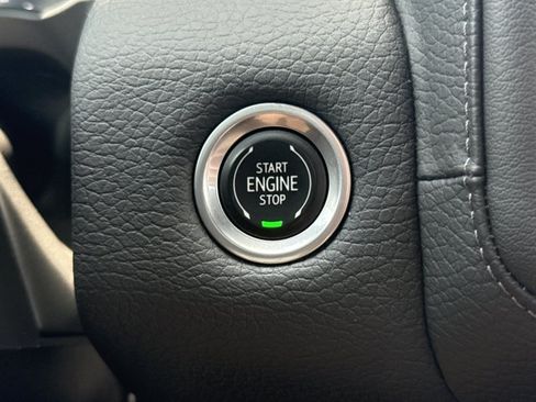 Used 2022 GMC Yukon Denali AWD/4WD image 29