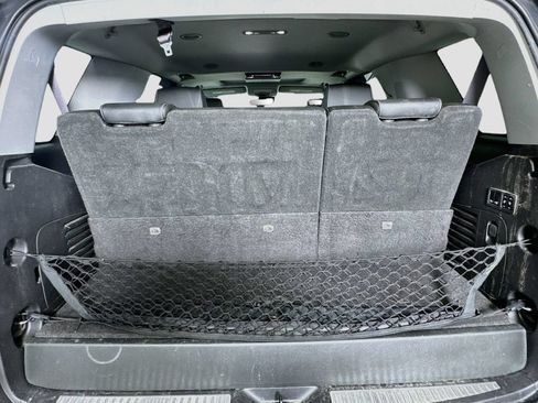 Used 2017 Chevrolet Tahoe LT RWD image 28