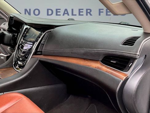 Used 2020 Cadillac Escalade Luxury RWD image 25