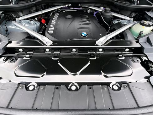 Used 2026 BMW X5 xDrive40i w/ Executive Package image 16