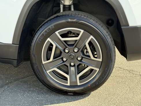 New 2026 Jeep Cherokee Limited image 18