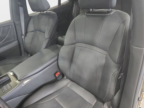 Used 2023 Lexus LS 500 w/ Accessory Package (Z2) RWD image 24