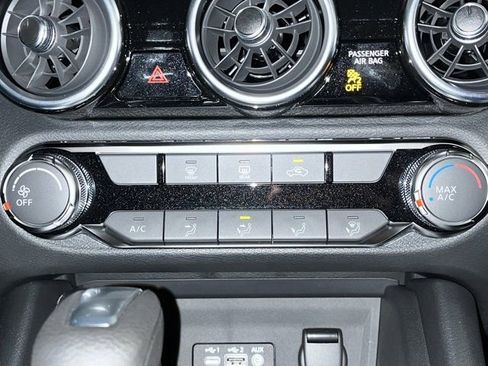 Used 2025 Nissan Sentra SV FWD image 19