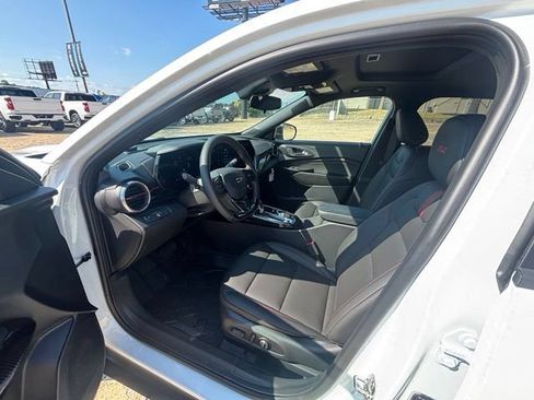 New 2026 Chevrolet Trax RS w/ Sunroof Package FWD image 11
