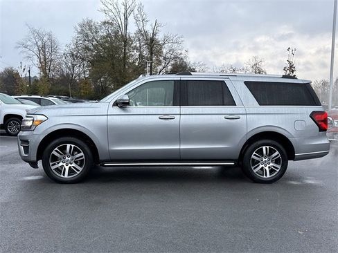 Used 2022 Ford Expedition Max Limited image 6