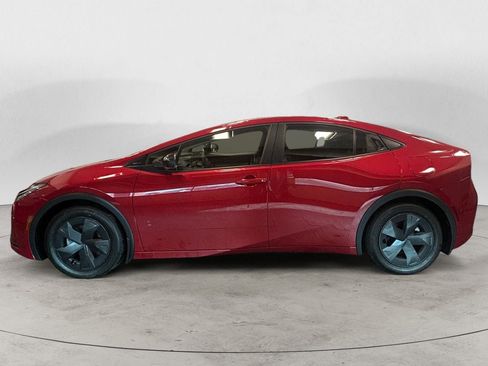 New 2025 Toyota Prius Plug-In Hybrid FWD image 2