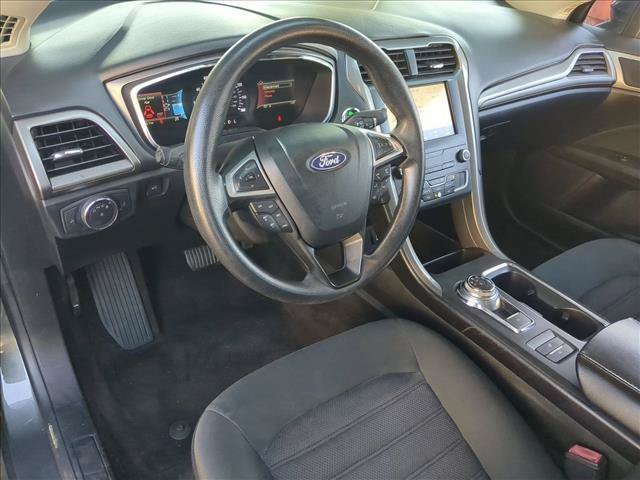 Used 2020 Ford Fusion SE FWD image 10
