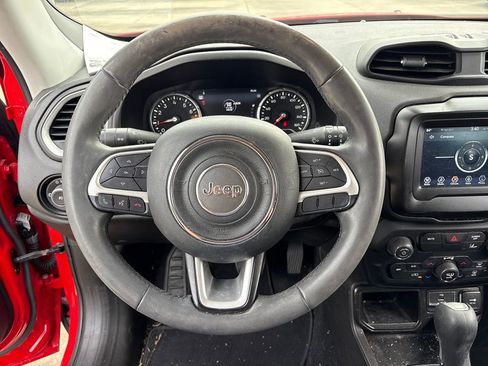 Used 2021 Jeep Renegade Latitude image 17