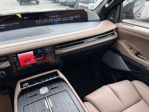New 2026 Lincoln Navigator L Black Label AWD/4WD image 15