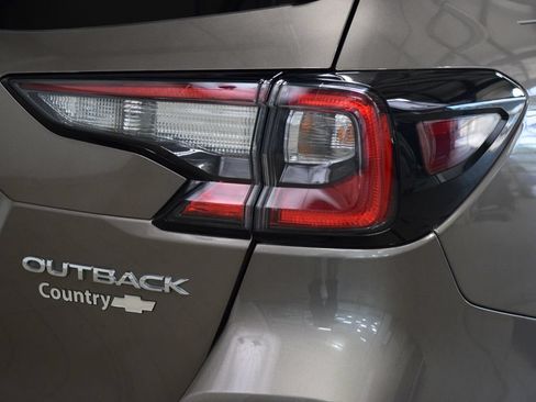 Used 2023 Subaru Outback Limited AWD/4WD image 18
