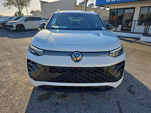 New 2026 Volkswagen Tiguan SE R-Line image 2