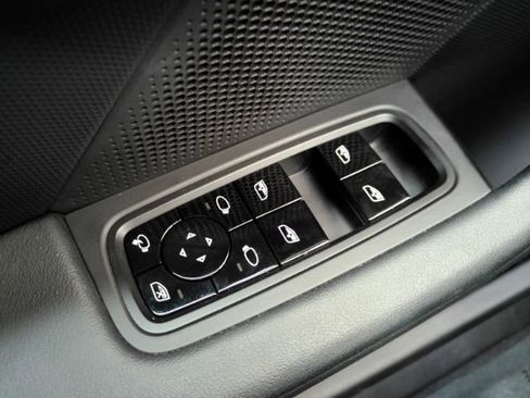 Used 2021 Porsche Taycan Taycan image 36