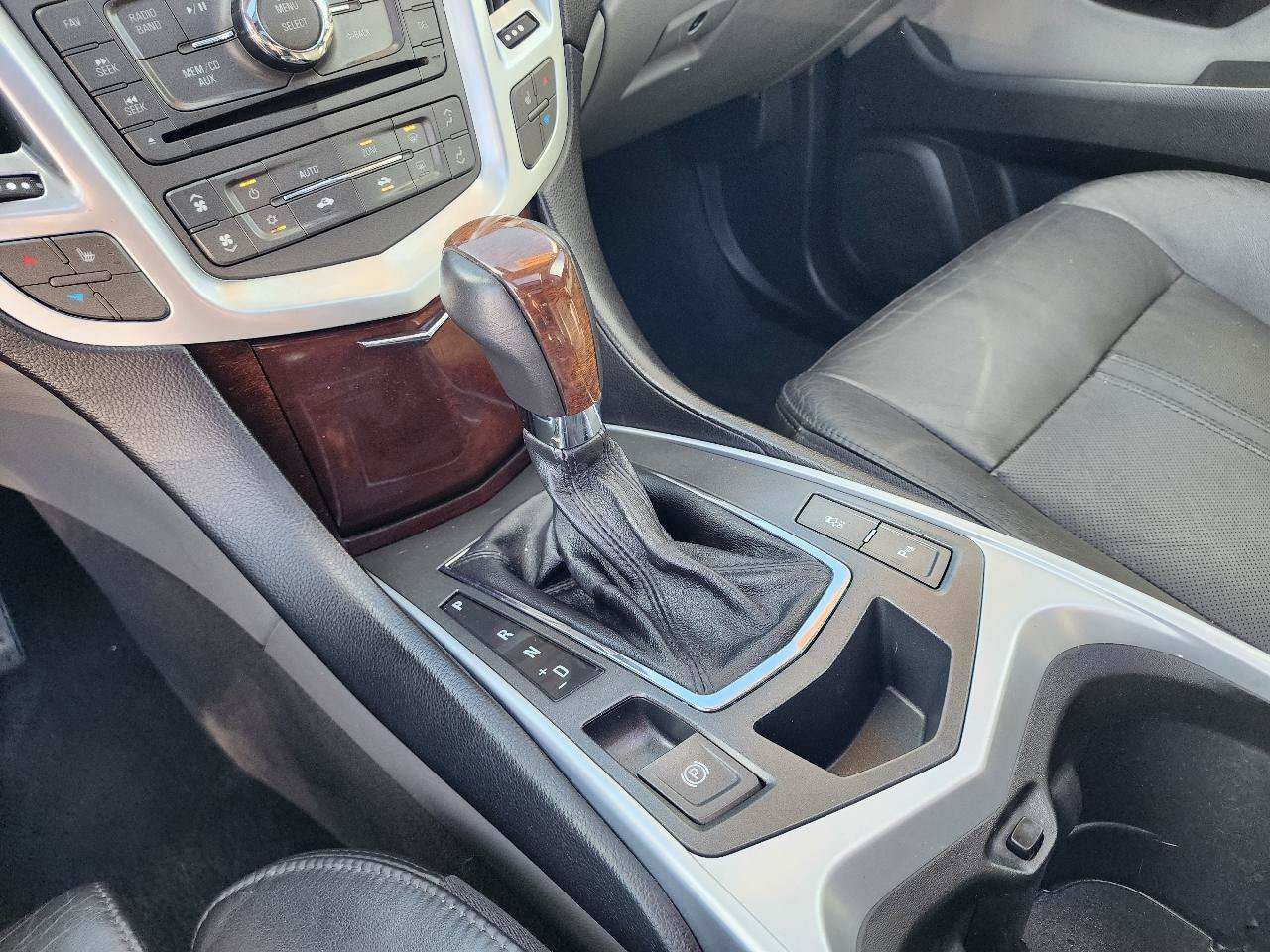 Used 2010 Cadillac SRX Luxury FWD image 19