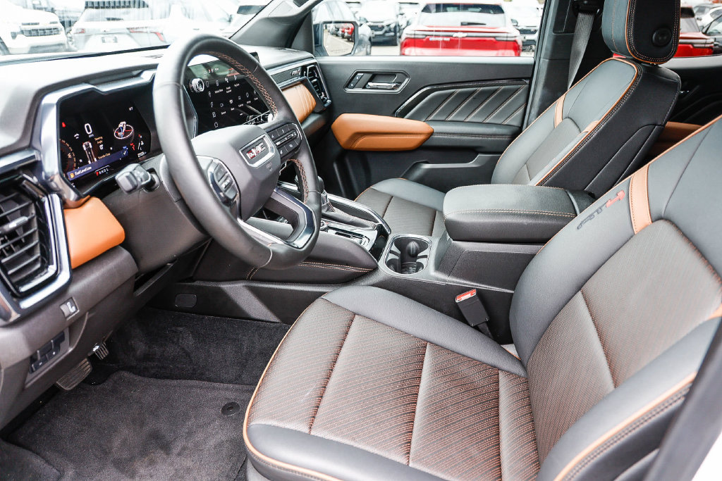 Used 2024 GMC Canyon AT4 w/ AT4 Premium Package AWD/4WD image 50