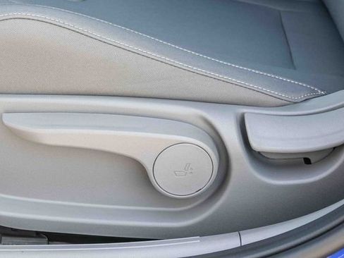 Certified 2025 Hyundai Elantra Sport image 21