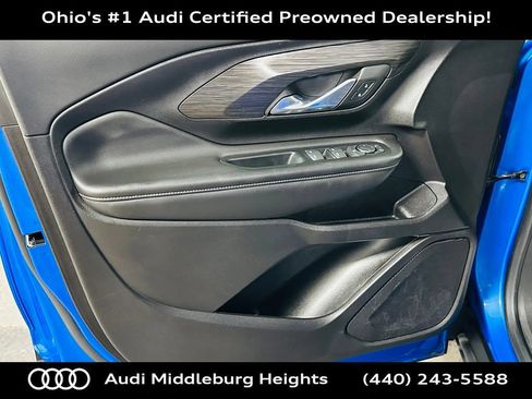 Used 2024 GMC Terrain SLE w/ Driver Convenience Package FWD image 29