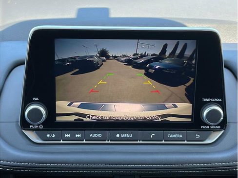 Used 2025 Nissan Rogue SV image 14