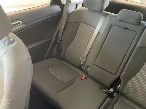 Used 2025 Kia Sportage LX image 38