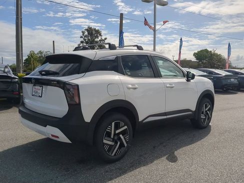 New 2026 Nissan Kicks SV w/ Charging Package FWD image 4