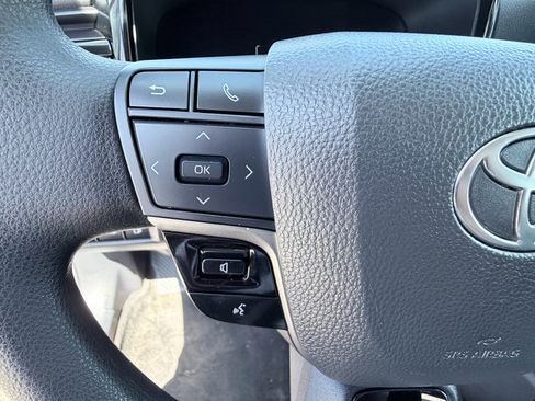 Used 2025 Toyota Camry LE image 13