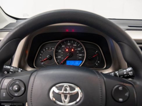 Used 2015 Toyota RAV4 XLE image 17