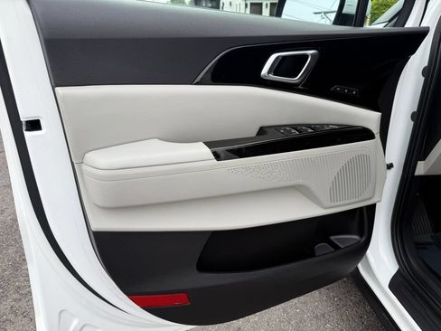 Used 2023 Kia Carnival SX FWD image 9