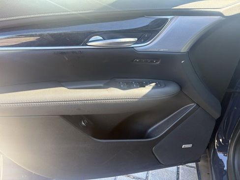 Certified 2025 Cadillac XT5 Premium Luxury image 18