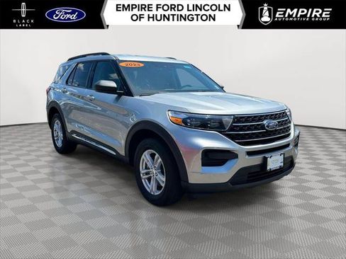 Used 2023 Ford Explorer XLT w/ Class IV Trailer Tow Package AWD/4WD image 1