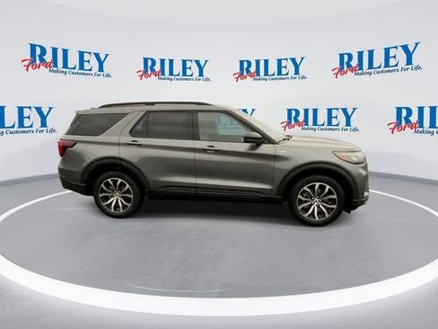 New 2026 Ford Explorer ST-Line AWD/4WD image 9
