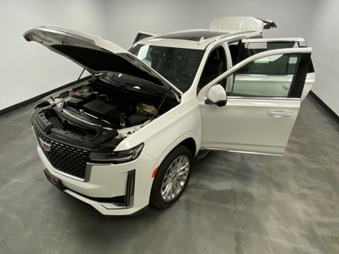 Used 2023 Cadillac Escalade Premium Luxury w/ LPO, Floor Liner Package AWD/4WD image 51