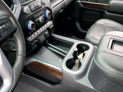 Used 2020 GMC Sierra 1500 SLT image 16