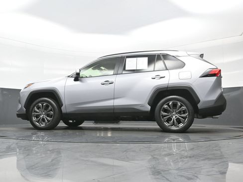Used 2023 Toyota RAV4 XLE Premium AWD/4WD image 31