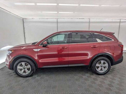 Used 2022 Kia Sorento LX AWD/4WD image 3