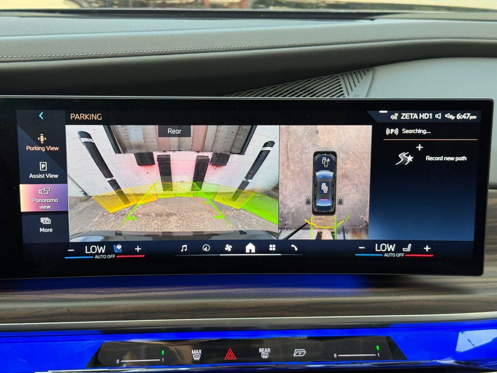 Used 2024 BMW i7 eDrive50 w/ M Sport Package RWD image 32