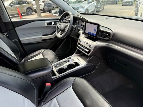 Used 2023 Ford Explorer XLT w/ Equipment Group 202A AWD/4WD image 28