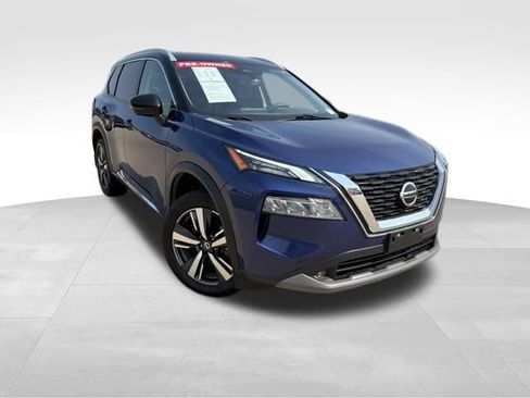 Used 2021 Nissan Rogue SL w/ Premium Package FWD image 2