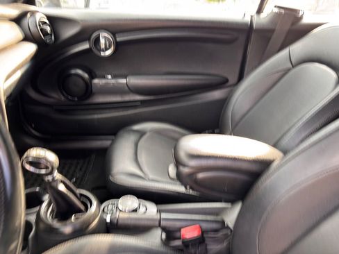 Used 2019 MINI Cooper Convertible w/ Signature Upholstery Package image 18