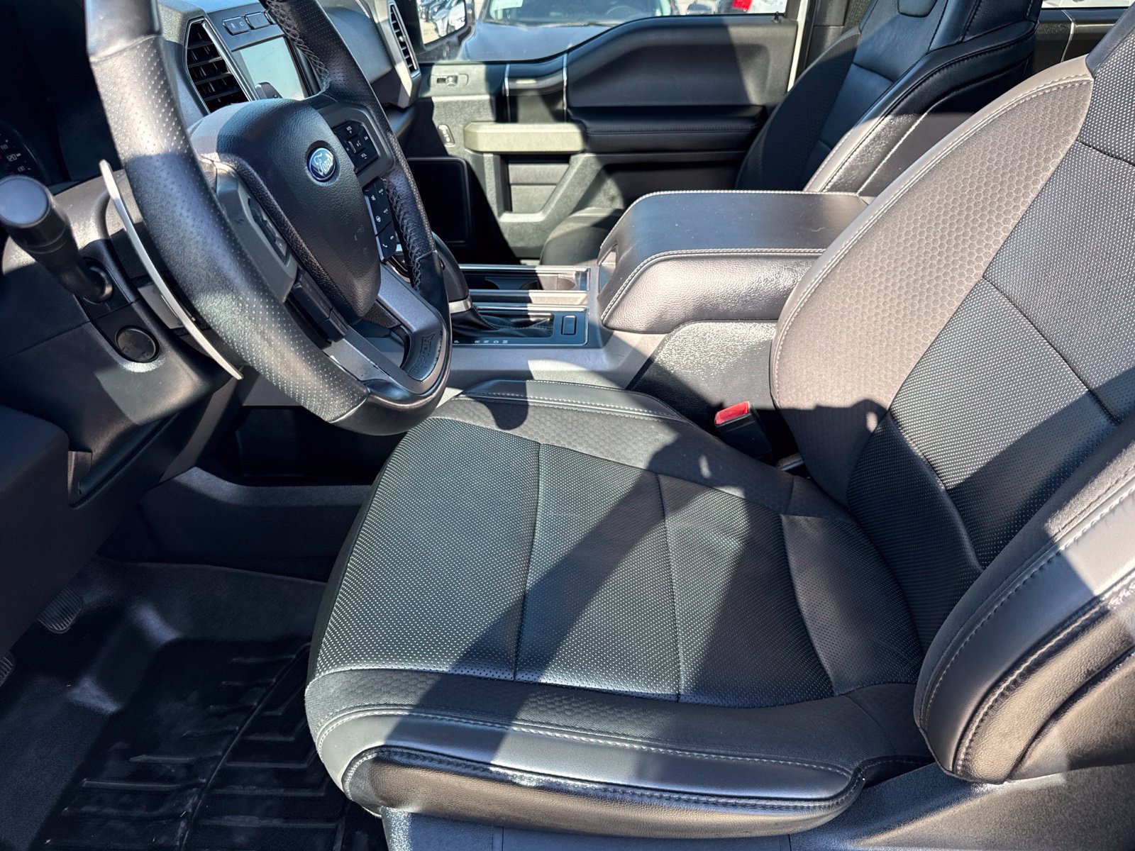 Used 2019 Ford F150 Raptor w/ Equipment Group 802A Luxury AWD/4WD image 16