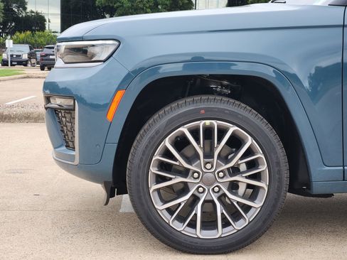 New 2026 Jeep Grand Cherokee L Summit AWD/4WD image 7