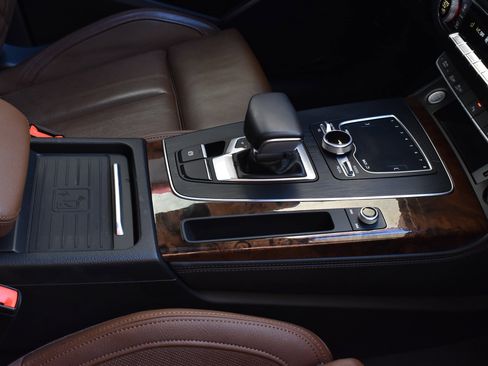 Used 2020 Audi Q5 2.0T Premium Plus w/ Premium Plus Package image 29