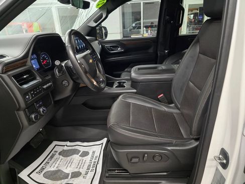Used 2021 Chevrolet Suburban High Country RWD image 18