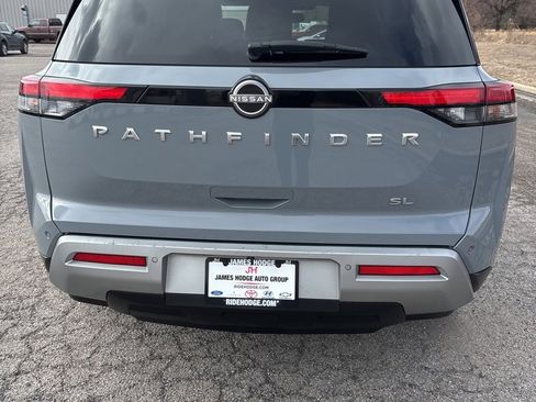 Used 2022 Nissan Pathfinder SL w/ SL Premium Package image 6